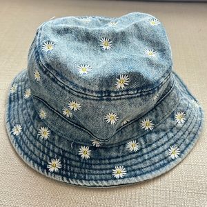 American eagle denim daisy embroidered bucket hat.